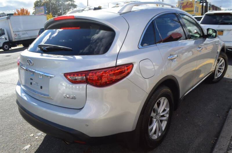 2011 Infiniti FX35