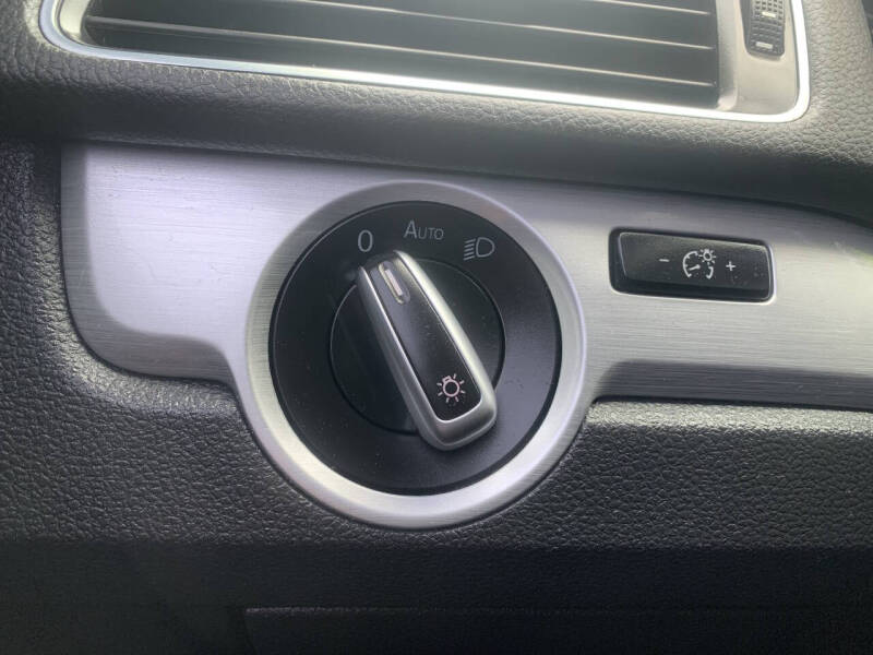 2013 Volkswagen Passat SE PZEV