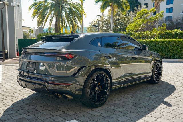 2023 Lamborghini Urus Performante