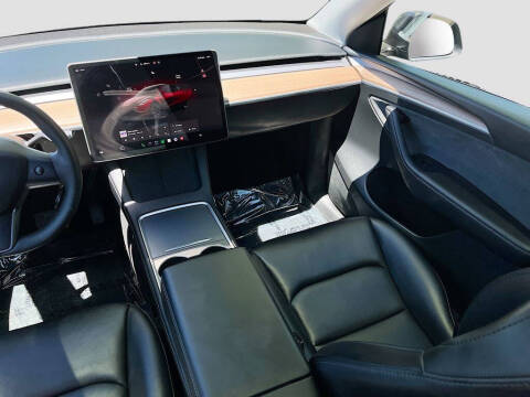2025 Tesla Model Y Long Range