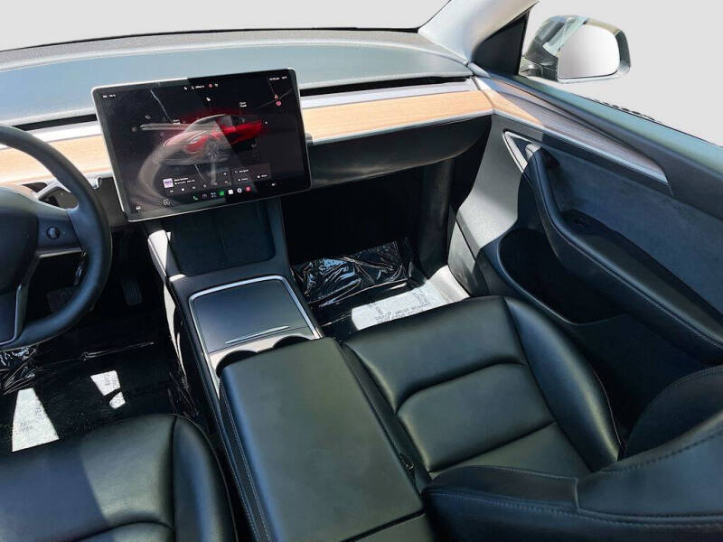 2025 Tesla Model Y Long Range