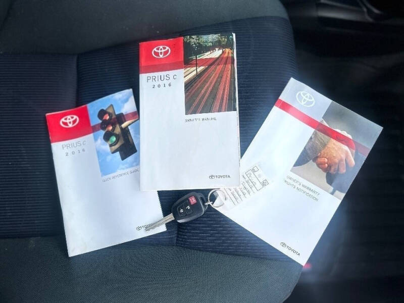 2016 Toyota Prius c Two