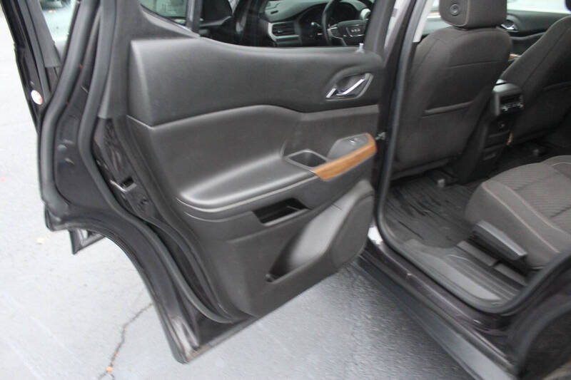 2018 GMC Acadia SLE-2