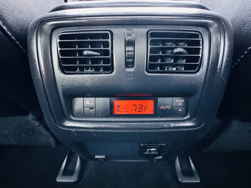 2017 Nissan Pathfinder SL