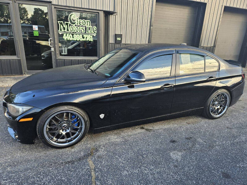 2015 BMW 3 Series 320i's photo