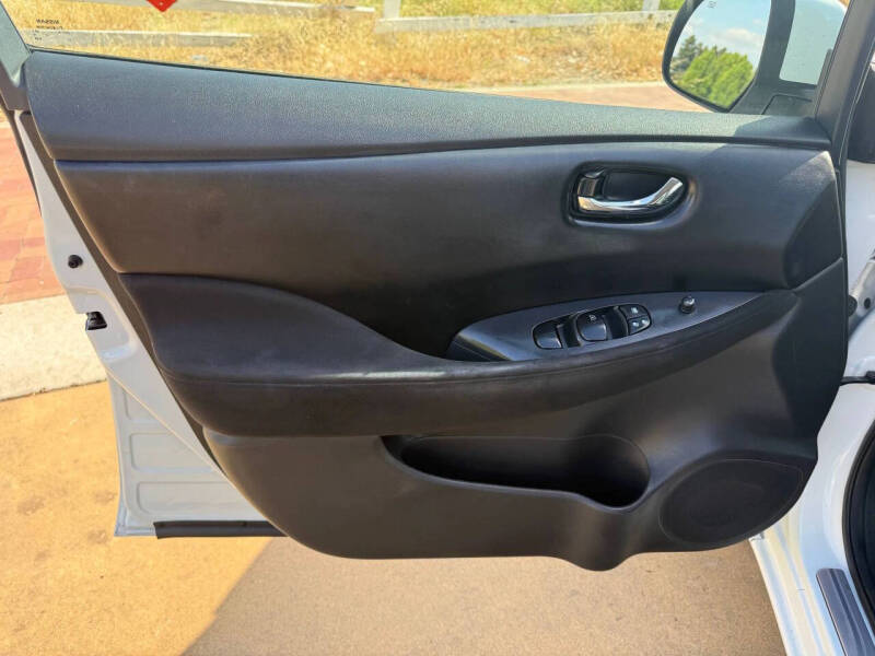 2015 Nissan LEAF