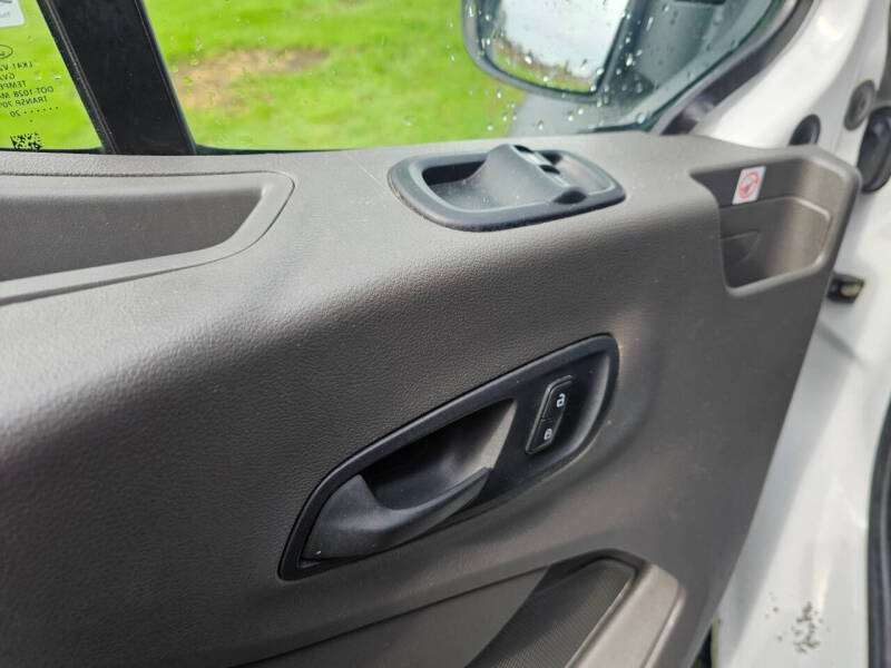 2020 Ford Transit 150 XLT