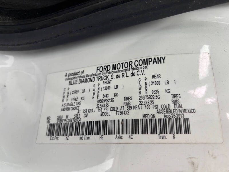 2013 Ford F750 Bucket Truck