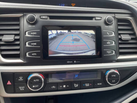 2014 Toyota Highlander LE