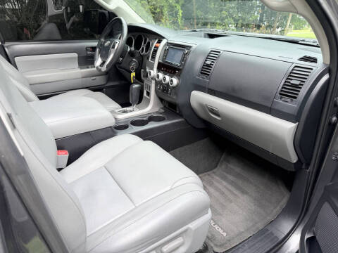 2015 Toyota Sequoia SR5