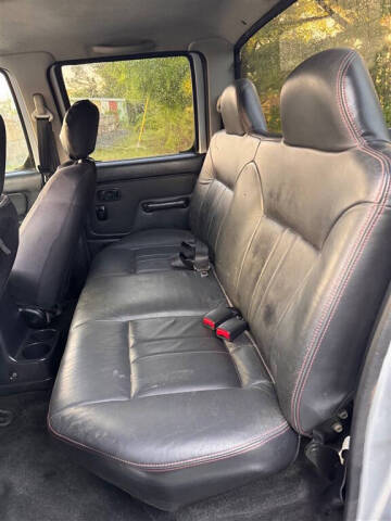 2001 Nissan Frontier SC