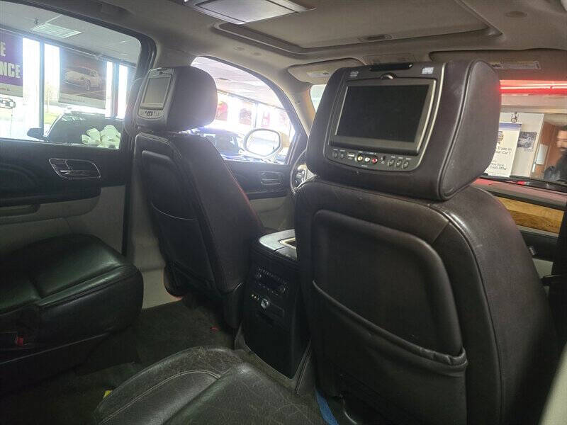 2012 Cadillac Escalade Platinum Edition