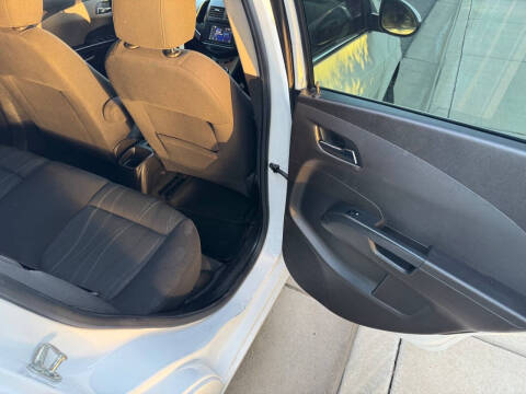 2015 Chevrolet Sonic LT Auto