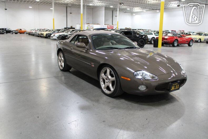 2001 Jaguar XKR