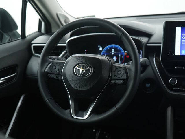 2025 Toyota Corolla Cross XLE