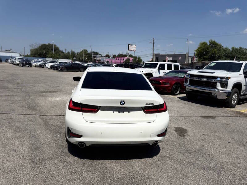 2022 BMW 3 Series 330i