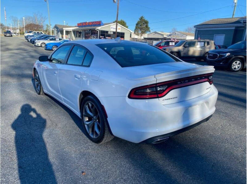 2017 Dodge Charger SXT