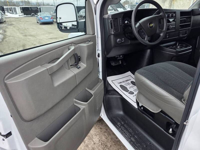 2023 Chevrolet Express 2500