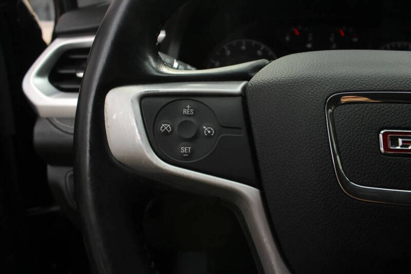 2017 GMC Acadia SLE-2