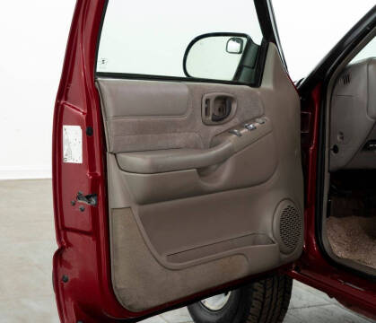 2002 Chevrolet S-10 LS