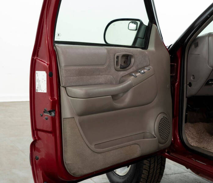 2002 Chevrolet S-10 LS