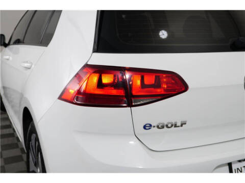 2016 Volkswagen e-Golf SE