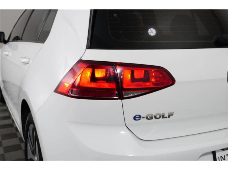 2016 Volkswagen e-Golf SE
