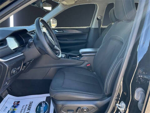 2023 Jeep Grand Cherokee L Laredo