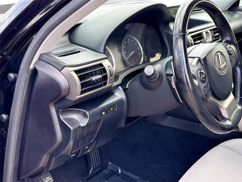 2015 Lexus IS 250 Crafted Line