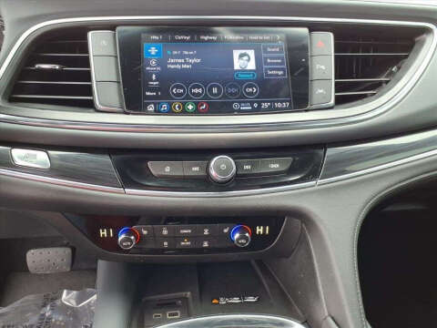 2022 Buick Enclave Essence