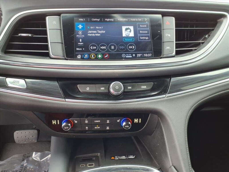 2022 Buick Enclave Essence