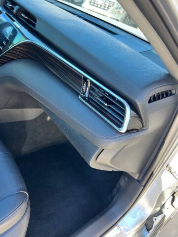 2018 Toyota Camry Hybrid XLE