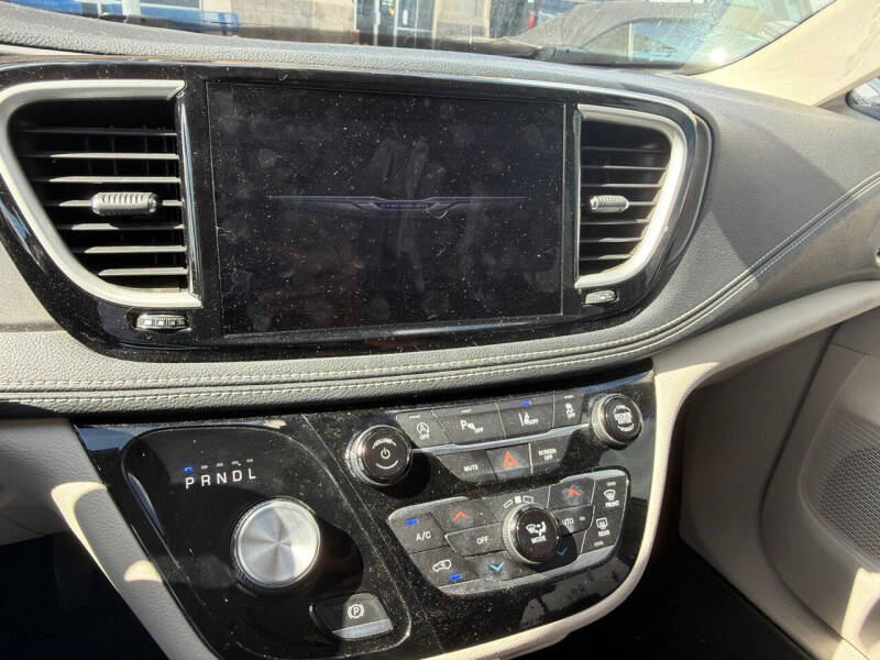 2021 Chrysler Pacifica Touring L