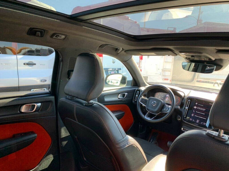 2019 Volvo XC40 T5 R-Design