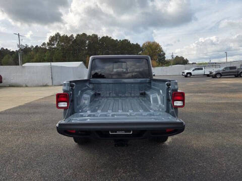 2024 Jeep Gladiator Sport S