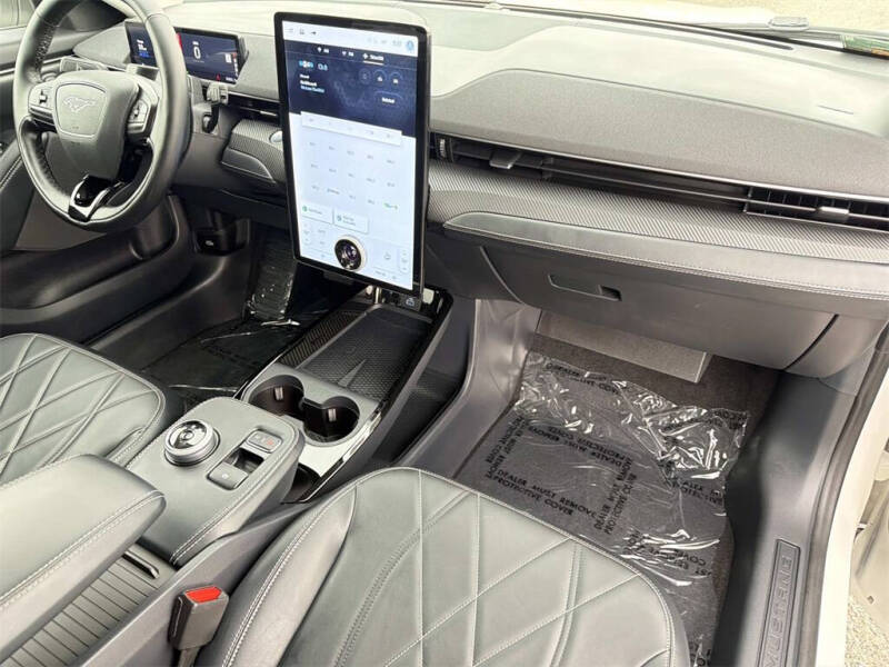 2024 Ford Mustang Mach-E Select