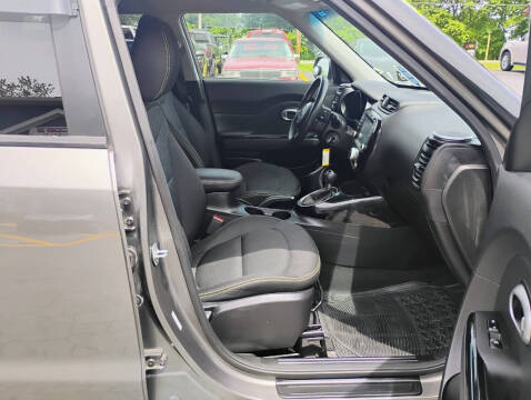 2016 Kia Soul +