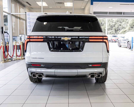 2025 Chevrolet Traverse LT