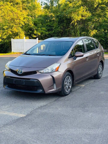 2015 Toyota Prius v Four