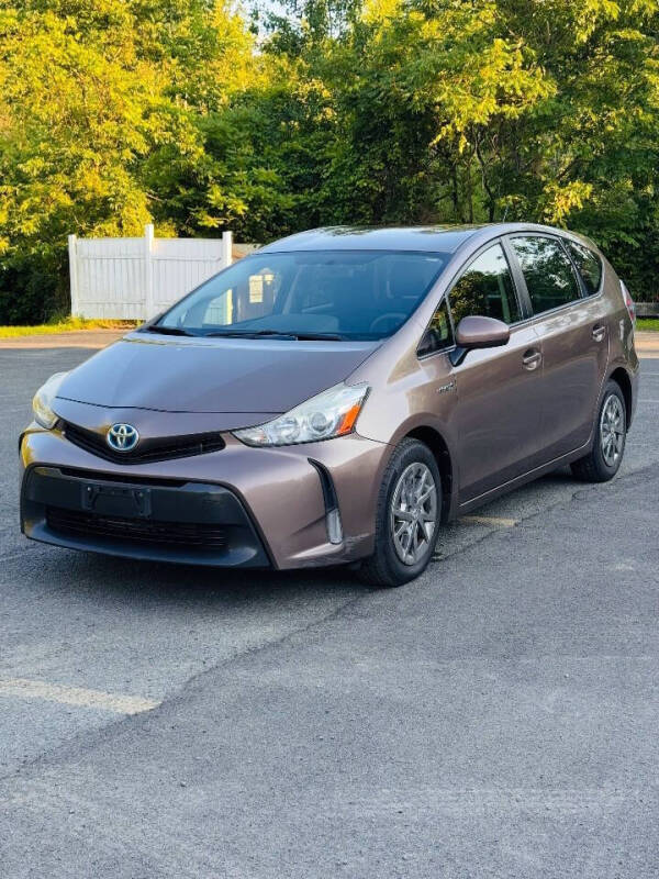 2015 Toyota Prius v Four