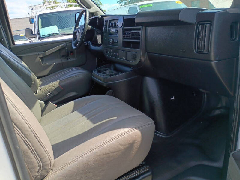 2017 Chevrolet Express 2500