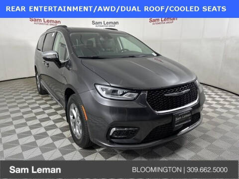 2023 Chrysler Pacifica for sale at Sam Leman CDJR Bloomington in Bloomington IL