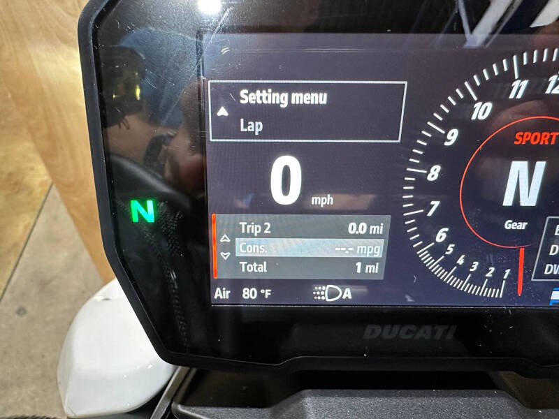 2025 Ducati Streetfighter V4 Supreme