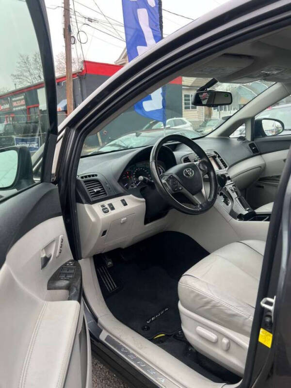 2013 Toyota Venza LE