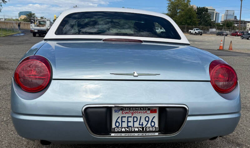 2004 Ford Thunderbird