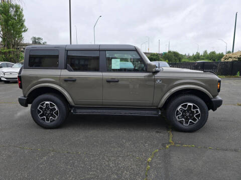 2026 Ford Bronco Outer Banks