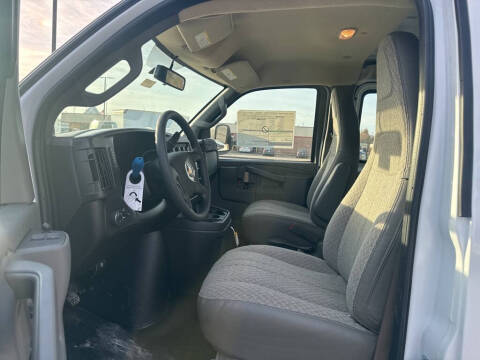 2025 Chevrolet Express 2500