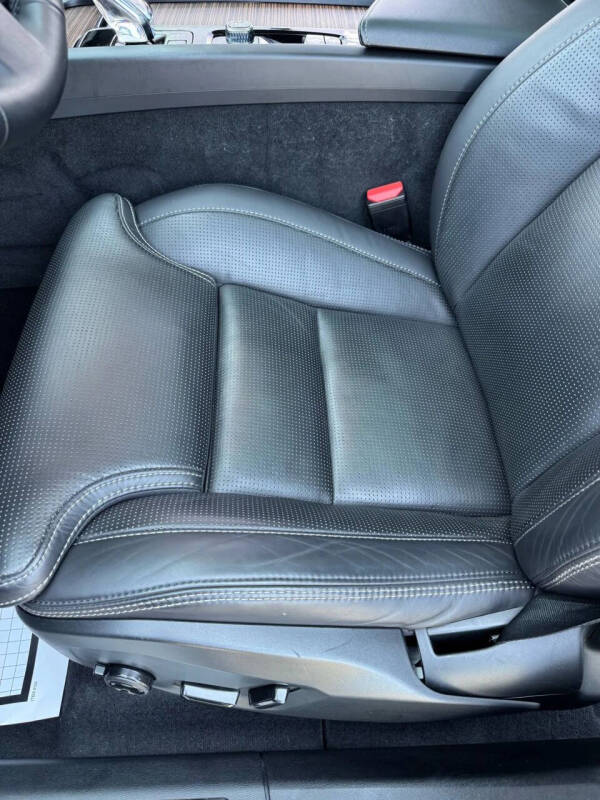 2023 Volvo XC60 B5 Ultimate Bright Theme