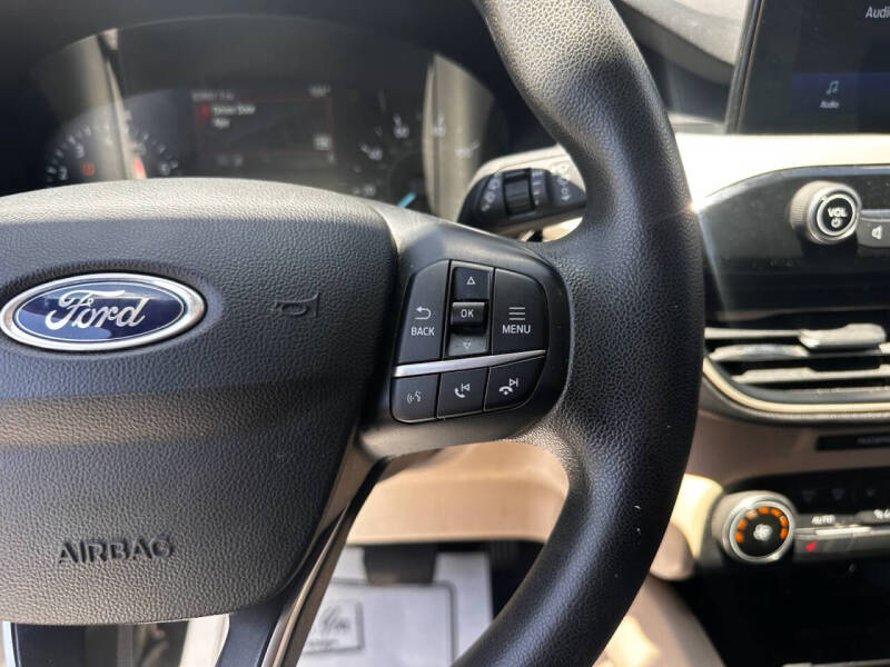 2020 Ford Escape SE