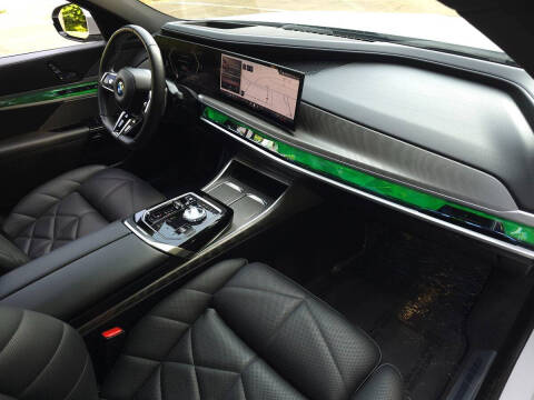 2023 BMW 7 Series 740i